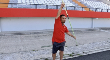 Baba acısıyla başladığı atletizmde madalyalara koşuyor (Foto Galeri) 