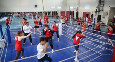 Genç Kadın Boks Milli Takımı, kamp çalışmalarının ilk etabını tamamladı (Foto Galeri) 