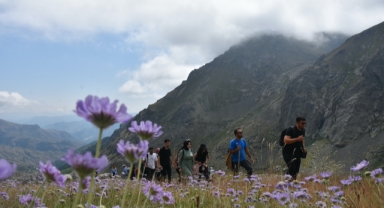 Gümüşhane'deki Artabel Gölleri Tabiat Parkı'nda hafta sonu yoğunluğu (Foto Galeri)