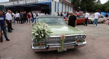 Klasik otomobillerle nostaljik düğün konvoyu (Foto Galeri)