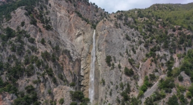 Sıcaklar şelaleyi kuruttu, adından eser kalmadı (Foto Galeri)