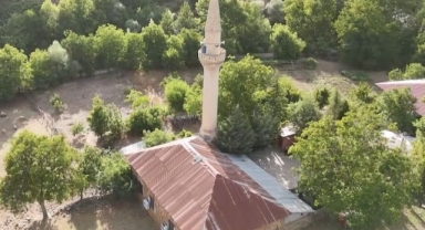 Tescilli tarihi cami geçmişin izlerini geleceğe taşıyor (Foto Galeri) 
