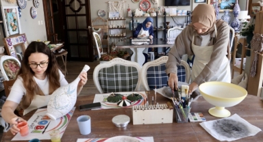 Üç kız kardeş hobi olarak başladıkları çiniciliği kazanca dönüştürdü (Foto Galeri) 