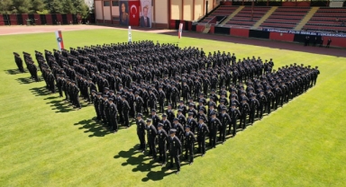Yeni Polisler Göreve Hazır: Genç Polisler Diplomalarını Gururla Aldı (Foto Galeri)
