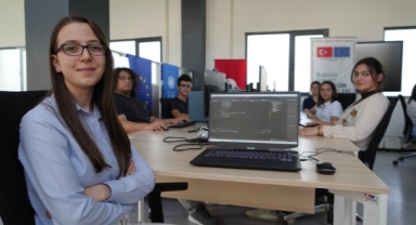 Bugünün gençleri, geleceğin meslekleriyle buluşuyor (Foto Galeri)