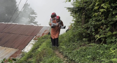 Down sendromlu kızını patika yolu kullanarak evlerine götürüyor (Foto Galeri) 