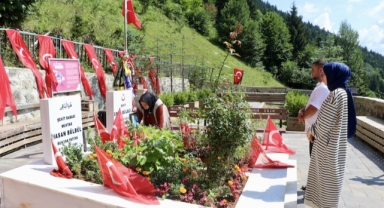 Eren Bülbül ve Astsubay Ferhat Gedik Şehadetlerinin 8. Yılında Dualarla Anıldı (Foto Galeri)  