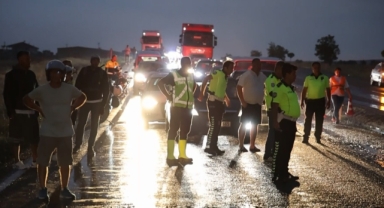 Karayolunu sel vurdu: Yol trafiğe kapandı (Foto Galeri) 