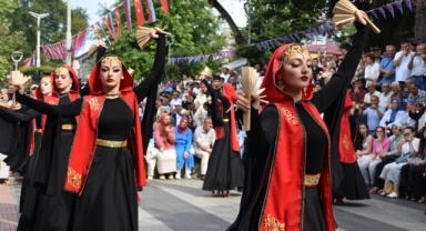 Meksika'dan Güney Afrika'ya 36 ülkeden dansçılar 
