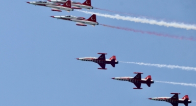 Trabzon'da Türk Yıldızları gösteri uçuşu yaptı (Foto Galeri) 