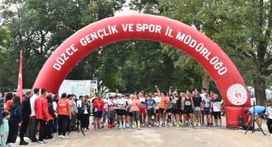 Koşu ve bisiklet kategorilerinden oluşan Efteni Duatlonu düzenlendi (Foto Galeri)