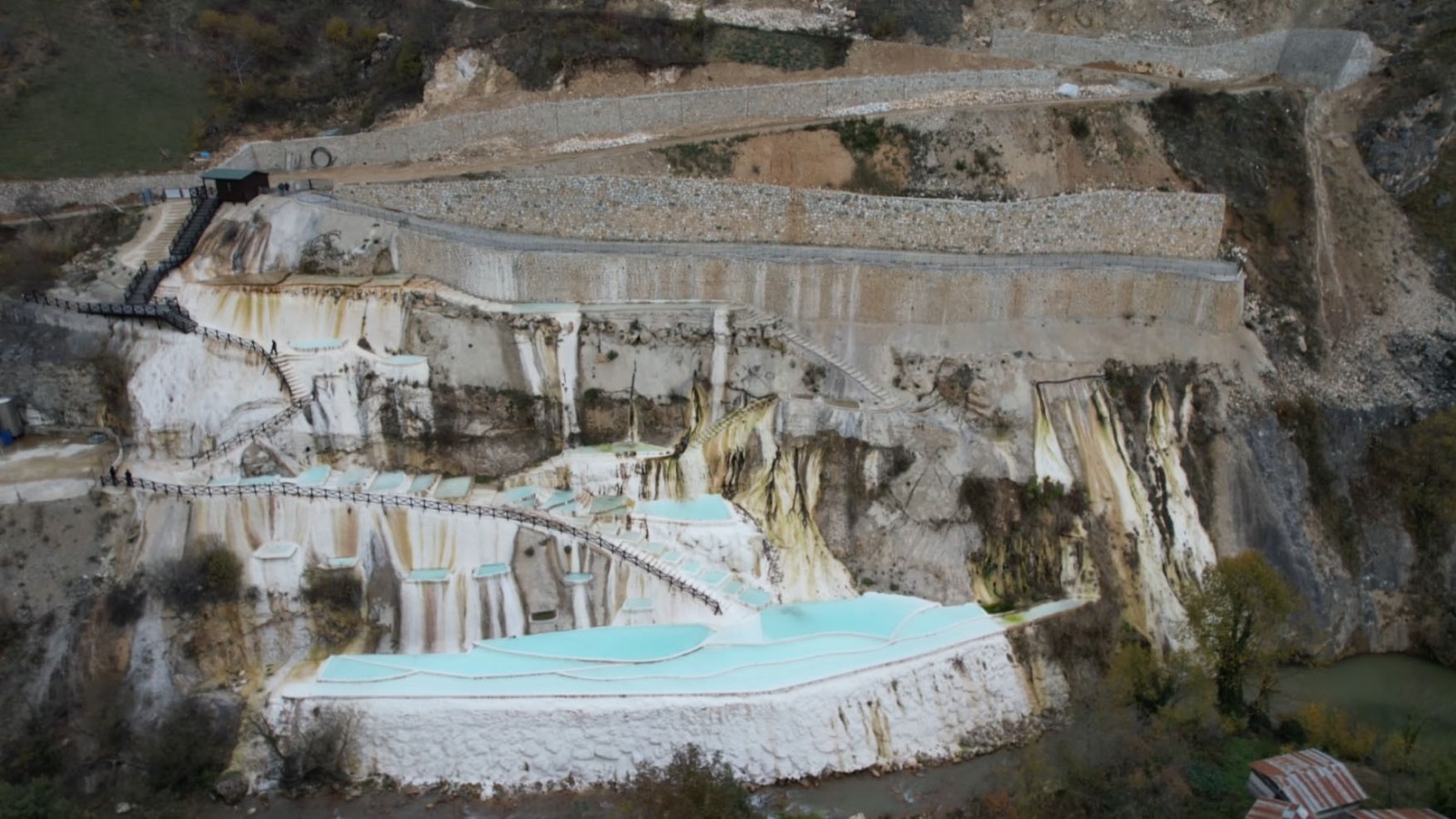 Giresun’un Doğa Harikaları, Sonbahar Renkleriyle Ziyaretçilerini Ağırlıyor (Foto Galeri) 
