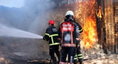 Ahşap atölyesinde korkutan yangın (Foto Galeri)