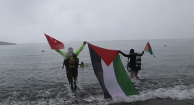 Arama kurtarma derneği üyeleri su altında Türk ve Filistin bayrakları açtı (Foto Galeri)
