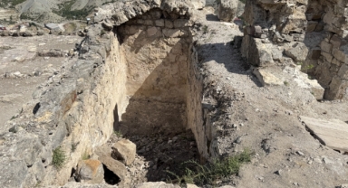 Karadeniz'in o kentindeki kazılarda mezar odası bulundu (Foto Galeri) 