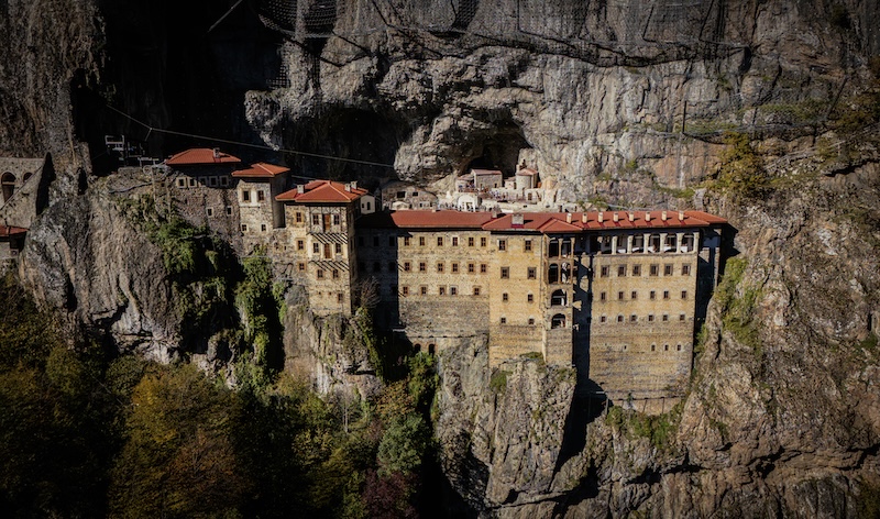 Tarihi Sümela ile Vazelon manastırları sonbaharın tonlarıyla renklendi (Foto Galeri)