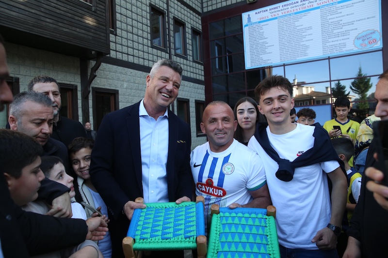 Fenerbahçe Kulübü Başkanı Saran, Rize'de okul ziyaretinde bulundu (Foto Galeri)