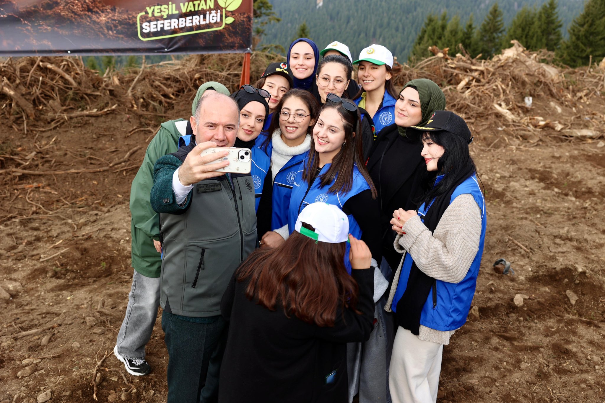 Toprağa Dokunan Eller, Geleceğe Umut Oldu! Giresun’da Yeşil Gün (Foto Galeri) 