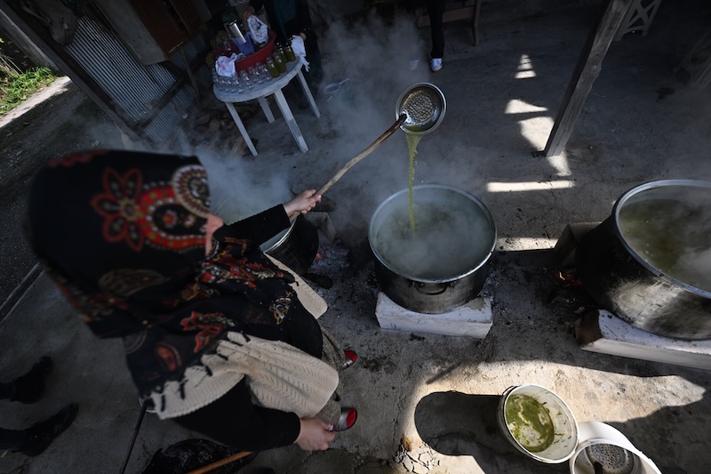 Devlet desteğiyle şeker kamışı eken kadın girişimci yılda 1 ton pekmez üretiyor (Foto Galeri)