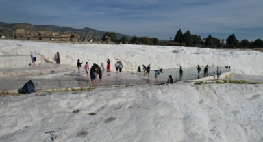 Beyaz Cennet Pamukkale, Binlerce Turisti Ağırlıyor (Foto Galeri)