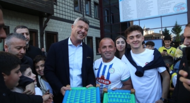 Fenerbahçe Kulübü Başkanı Saran, Rize'de okul ziyaretinde bulundu (Foto Galeri)