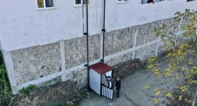 Giresun'da yaşlı ve engelliler için cami duvarına asansör kurdular (Foto Galeri) 