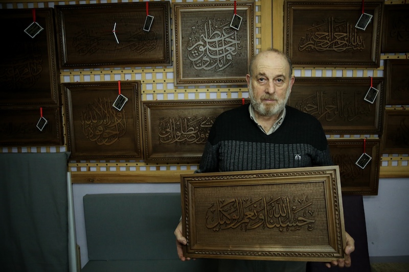 Ailesinin 100 yıldır yaptığı oymacılık bitmesin diye mesleği evinin kilerinde sürdürüyor (Foto Galeri)