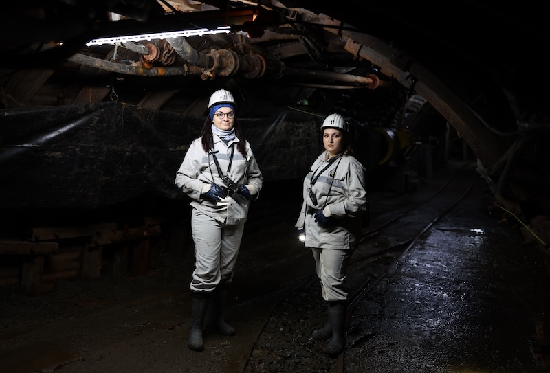 'Kömür kentinin' kadın mühendisleri yer altının zorlu koşullarında çalışıyor (Foto Galeri)