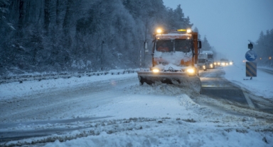 Anadolu Otoyolu ile D-100 kara yolunun Bolu Dağı geçişinde kar etkili oluyor (Foto Galeri) 