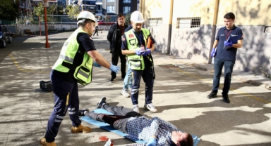 Giresun’da 112 Ekipleri Yarıştı: Gerçek Senaryolarda Nefes Kesen Performans (Foto Galeri) 