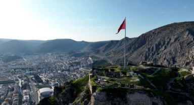 Tarihi mirası ve doğal güzellikleriyle öne çıkan kent ziyaretçilerini ağırlıyor (Foto Galeri) 