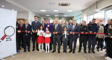 Vali Mustafa Koç, Genç AR-GE Zirvesi’nde Öğrencilerin Başarılarını Takdir Etti (Foto Galeri) 