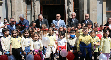 “23 Nisan Ulusal Egemenlik ve Çocuk Bayramı” konulu resim sergisi