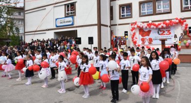 23 Nisan Ulusal Egemenlik ve Çocuk Bayramı kutlanıyor