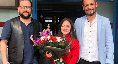 Avrupa Şampiyonu Cansu Bektaş Çiçeklerle Karşılandı