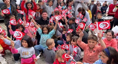 Depremzede çocuklar 23 Nisan coşkusunu yaşadı