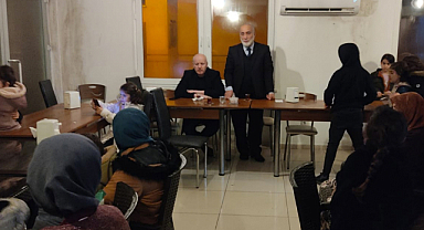 Depremzedeler için iftar sofrası kuruldu