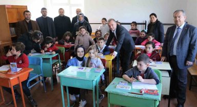 Hastaneden okula kitap bağışı