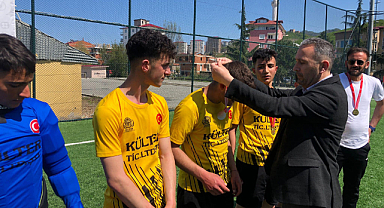 Hokey müsabakaları nefes kesti