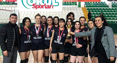 Keşap Fen Lisesi'nden Şampiyonluk