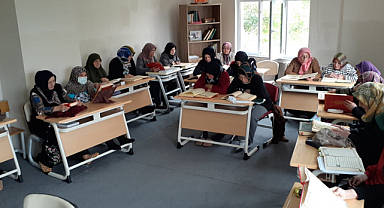 Kur’an kurslarında mukabele geleneği yaşatılıyor