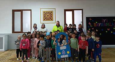 Minikler Polis Haftasını kutladı