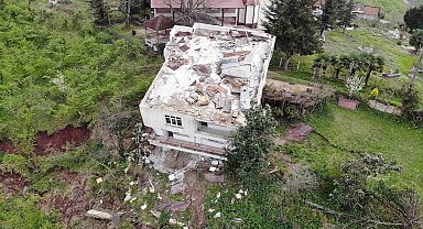 Ordu'da heyelan: Bir ev yan yattı