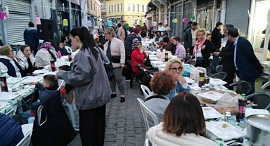 Tirebolu halkı geleneksel sokak iftarında buluştu