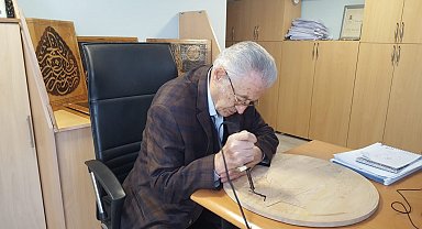 83 yaşında atıl ahşapları naht sanatıyla nakış gibi işliyor