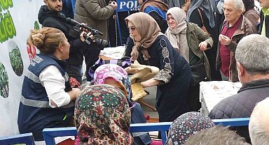 Ata tohumu ve fide dağıtımında izdiham