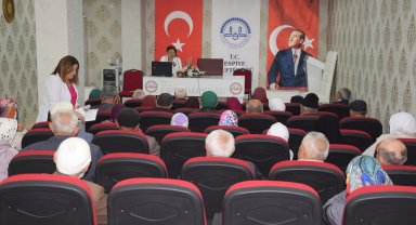 Espiye'de hacca gidecek hacı adaylarına sağlık semineri verildi