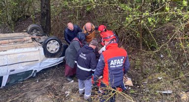 Karabük'te devrilen otomobildeki 1 kişi öldü, 4 kişi yaralandı