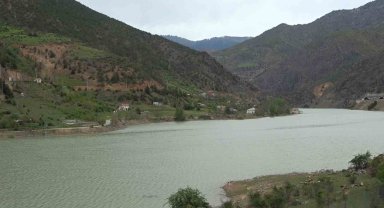 Kış mevsiminde çöle dönen Torul Baraj Gölü'nde su seviyesi normale döndü