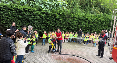 Minik Öğrenciler Giresun İtfaiyesi’nde yangın bilinci kazanıyor